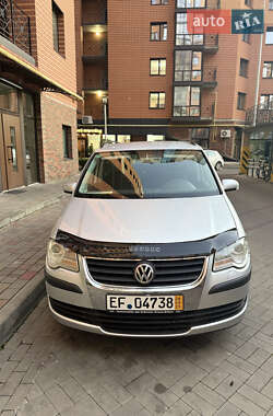 Минивэн Volkswagen Touran 2007 в Луцке