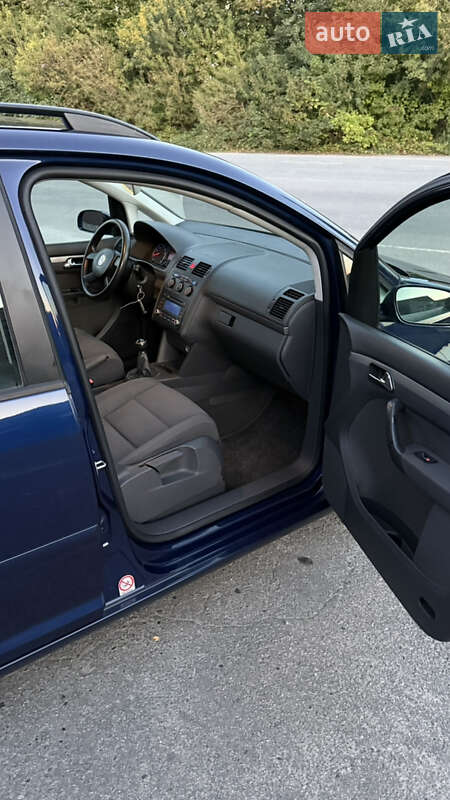 Минивэн Volkswagen Touran 2006 в Шепетовке