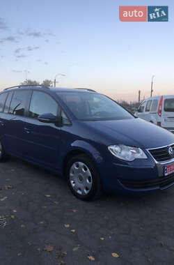 Мінівен Volkswagen Touran 2010 в Луцьку