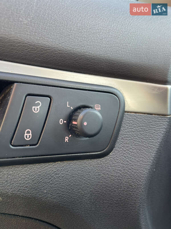 Минивэн Volkswagen Touran 2008 в Сарнах