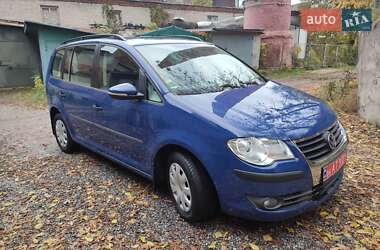Минивэн Volkswagen Touran 2010 в Житомире