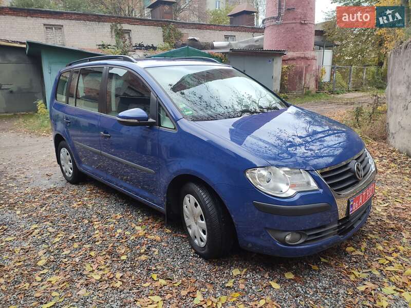 Минивэн Volkswagen Touran 2010 в Житомире фото Минивэн Volkswagen Touran 2010 в Житомире