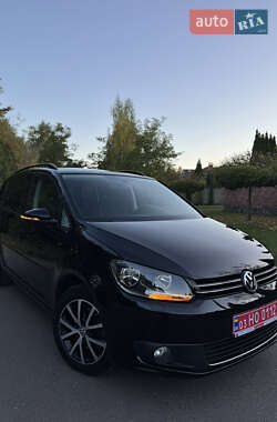 Минивэн Volkswagen Touran 2012 в 