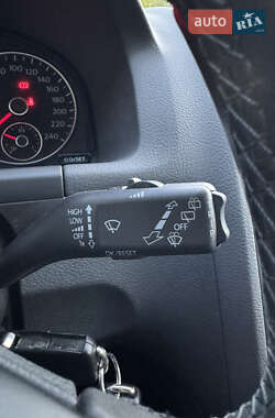 Минивэн Volkswagen Touran 2012 в 