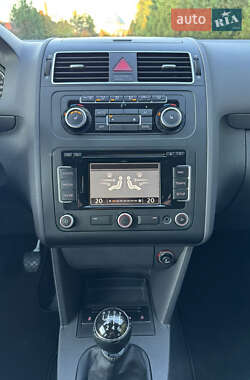 Минивэн Volkswagen Touran 2012 в 