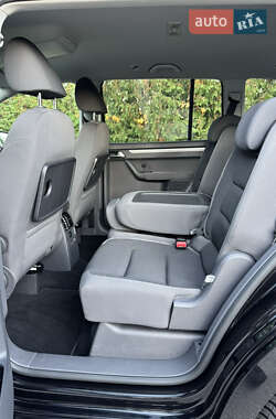 Минивэн Volkswagen Touran 2012 в 