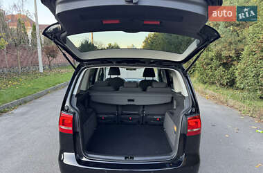 Минивэн Volkswagen Touran 2012 в 