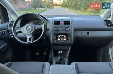 Минивэн Volkswagen Touran 2012 в 