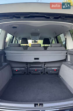 Минивэн Volkswagen Touran 2012 в 