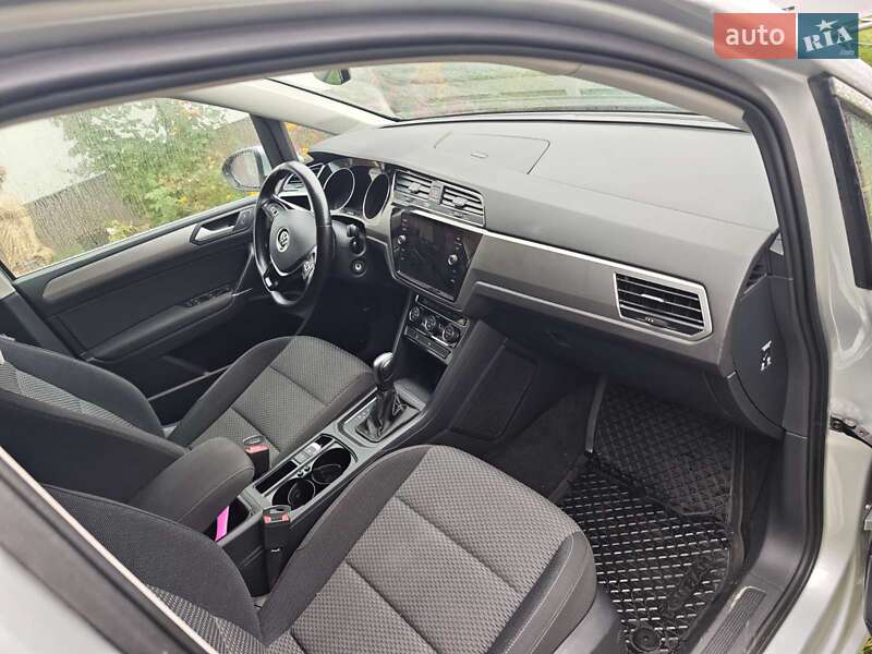 Мікровен Volkswagen Touran 2020 в Дубні фото 3 Мікровен Volkswagen Touran 2020 в Дубні