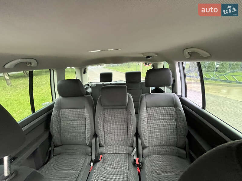 Минивэн Volkswagen Touran 2003 в Львове