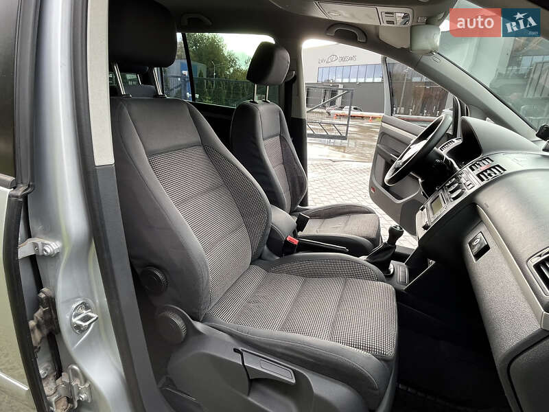 Минивэн Volkswagen Touran 2003 в Львове