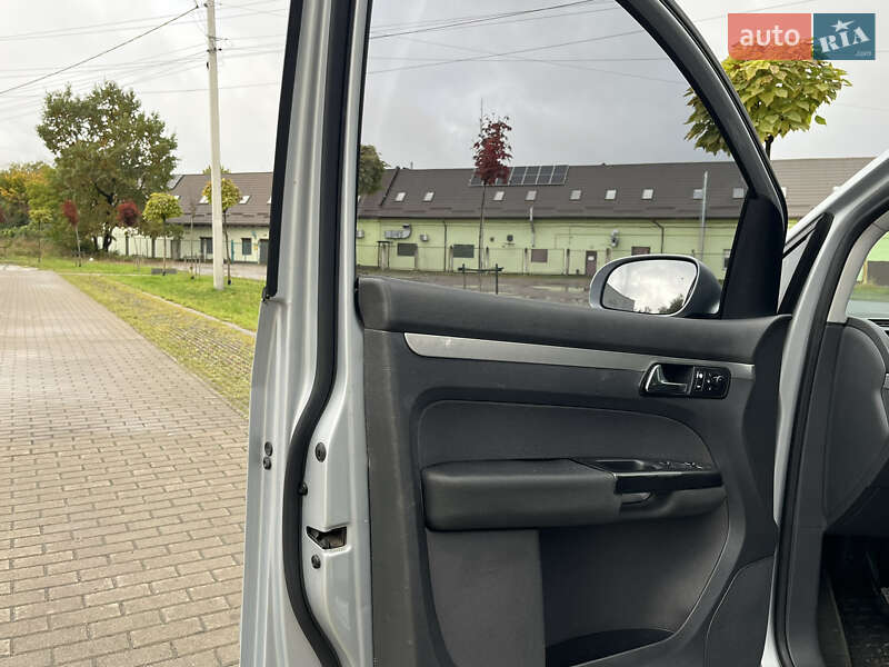 Минивэн Volkswagen Touran 2003 в Львове