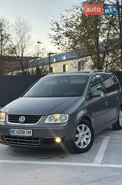 Минивэн Volkswagen Touran 2004 в Звягеле