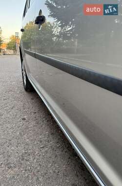 Минивэн Volkswagen Touran 2011 в 