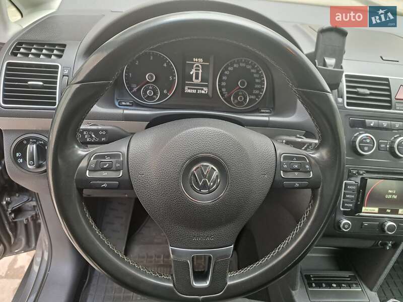 Мінівен Volkswagen Touran 2014 в Львові фото 30 Мінівен Volkswagen Touran 2014 в Львові