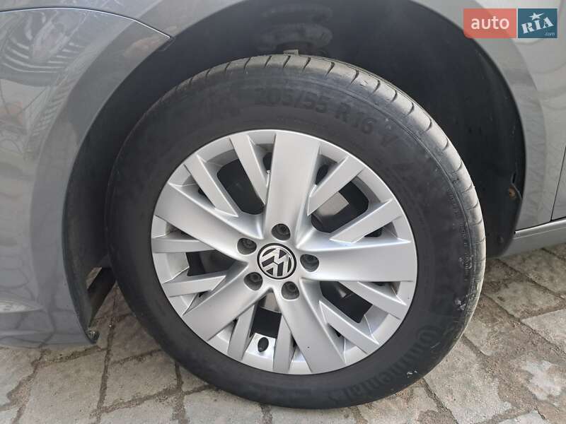 Мінівен Volkswagen Touran 2014 в Львові фото 38 Мінівен Volkswagen Touran 2014 в Львові