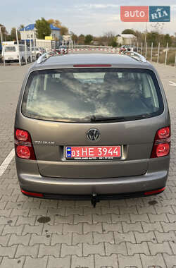 Минивэн Volkswagen Touran 2007 в 