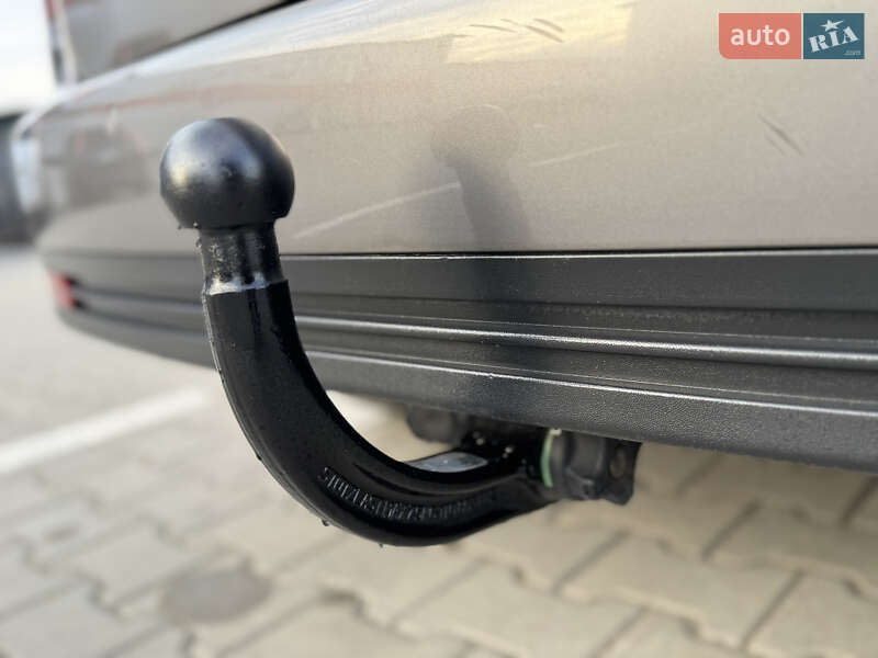 Минивэн Volkswagen Touran 2007 в Нововолынске