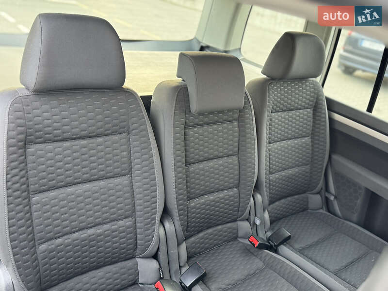 Минивэн Volkswagen Touran 2007 в Нововолынске