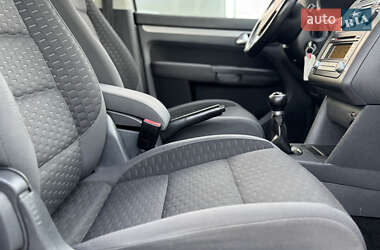 Минивэн Volkswagen Touran 2007 в 