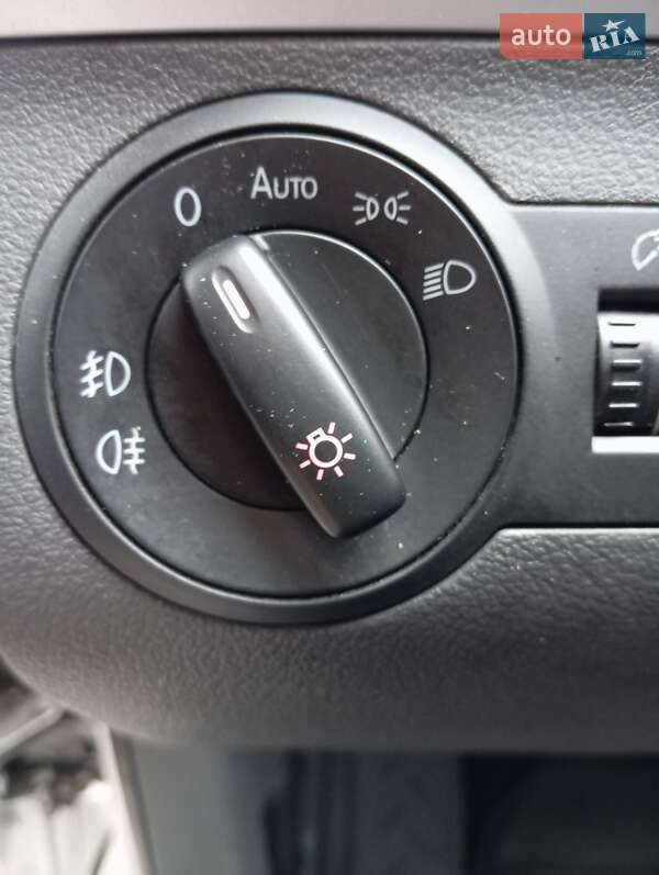 Минивэн Volkswagen Touran 2012 в Киеве фото 13 Минивэн Volkswagen Touran 2012 в Киеве