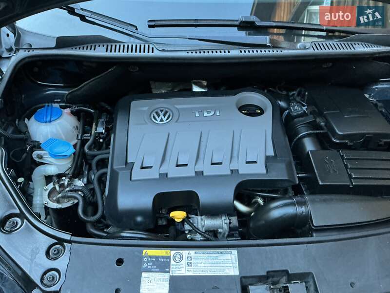 Мінівен Volkswagen Touran 2014 в Києві