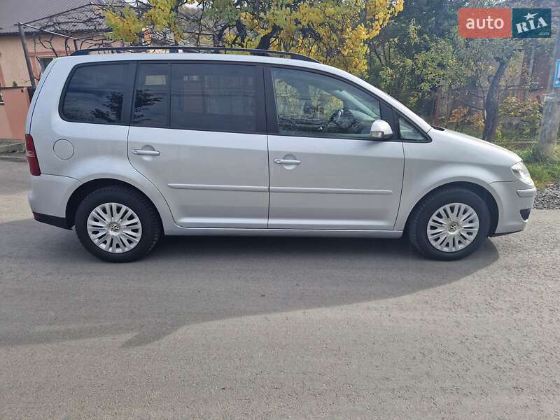 Минивэн Volkswagen Touran 2007 в Мукачево