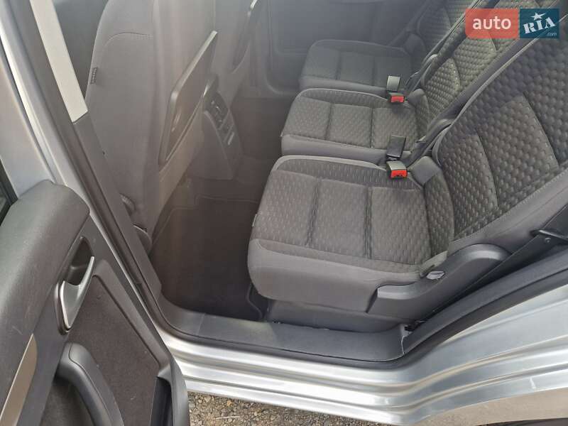 Минивэн Volkswagen Touran 2007 в Мукачево