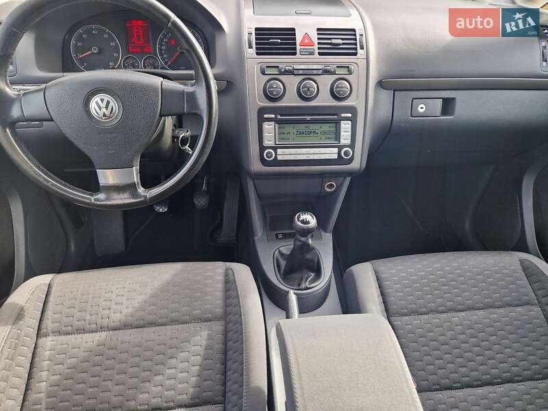 Минивэн Volkswagen Touran 2007 в Мукачево