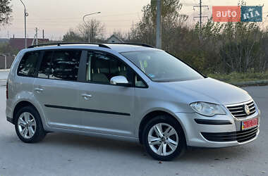 Минивэн Volkswagen Touran 2007 в 