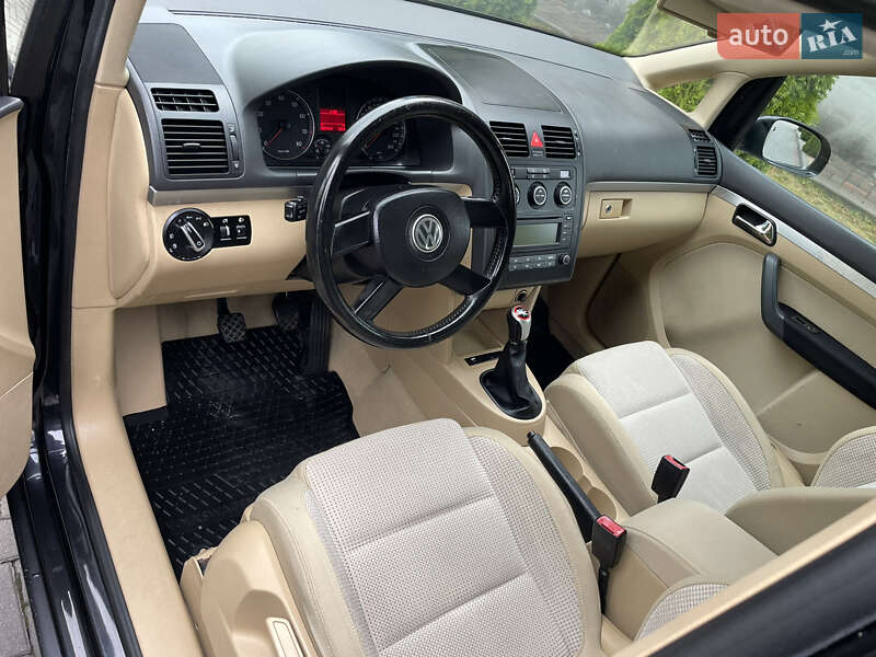 Минивэн Volkswagen Touran 2003 в Городке фото 15 Минивэн Volkswagen Touran 2003 в Городке