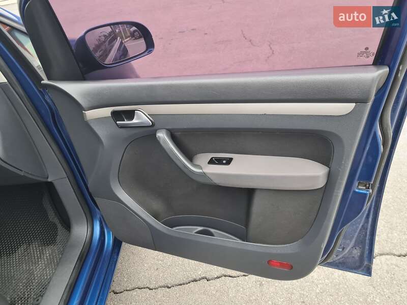 Минивэн Volkswagen Touran 2007 в Виннице