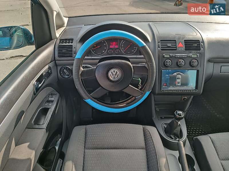 Мінівен Volkswagen Touran 2005 в Харкові
