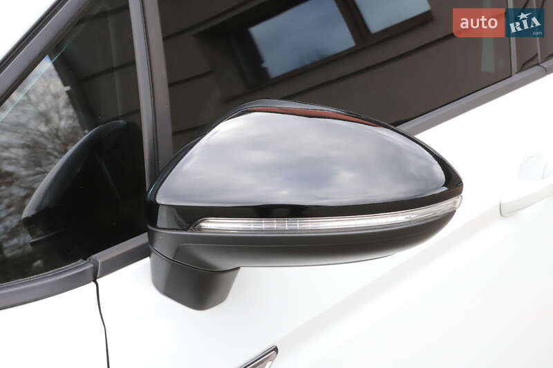 Микровэн Volkswagen Touran 2018 в Дрогобыче