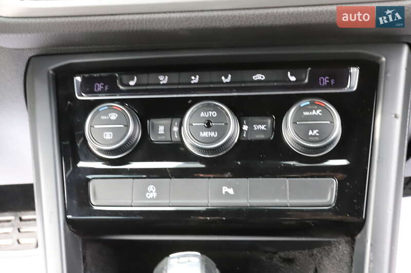 Микровэн Volkswagen Touran 2018 в Дрогобыче