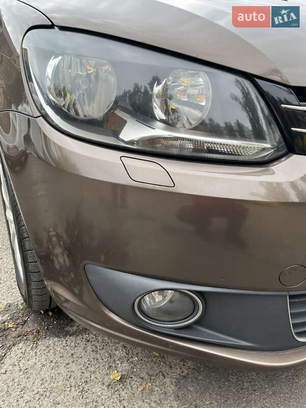 Минивэн Volkswagen Touran 2012 в Киеве