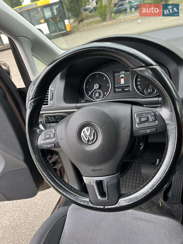 Минивэн Volkswagen Touran 2012 в Киеве