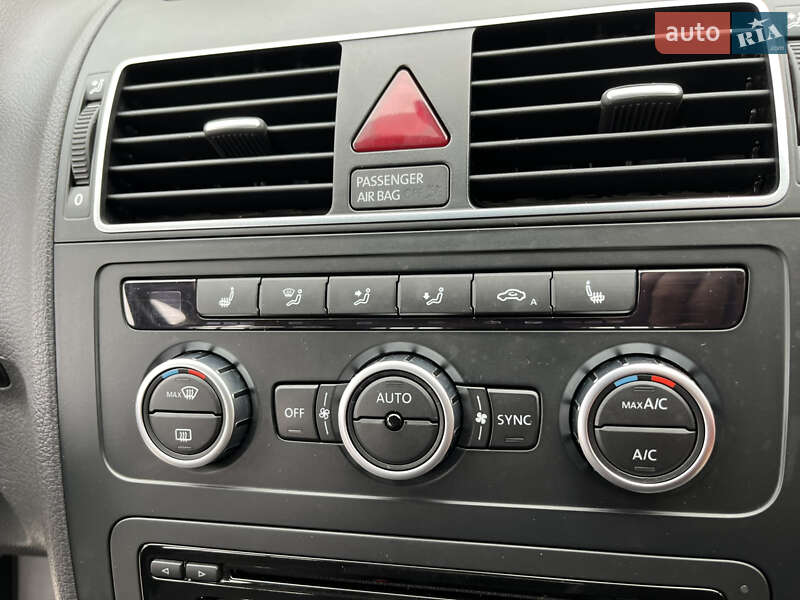 Минивэн Volkswagen Touran 2012 в Киеве