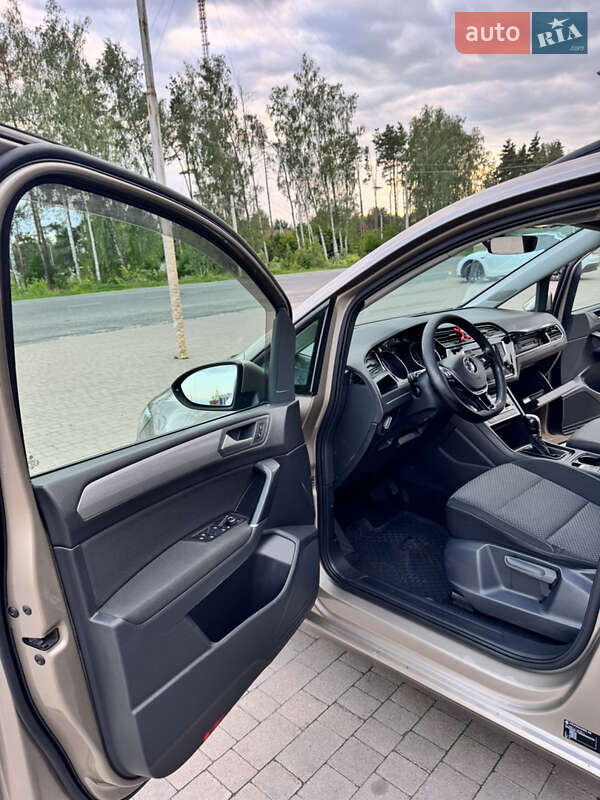 Микровэн Volkswagen Touran 2017 в Луцке фото 15 Микровэн Volkswagen Touran 2017 в Луцке