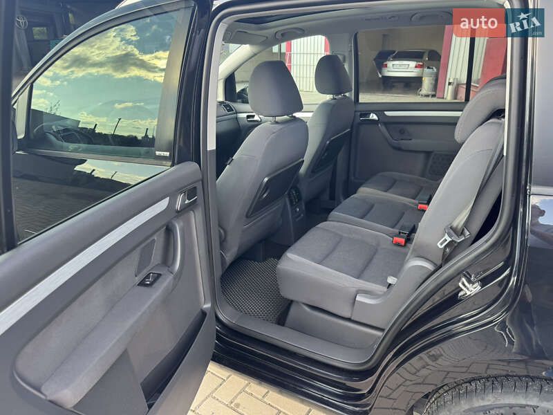 Минивэн Volkswagen Touran 2011 в Ковеле