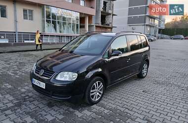 Мінівен Volkswagen Touran 2005 в Чернівцях