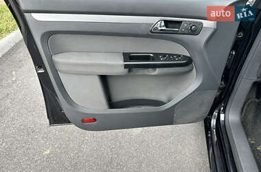 Минивэн Volkswagen Touran 2006 в 