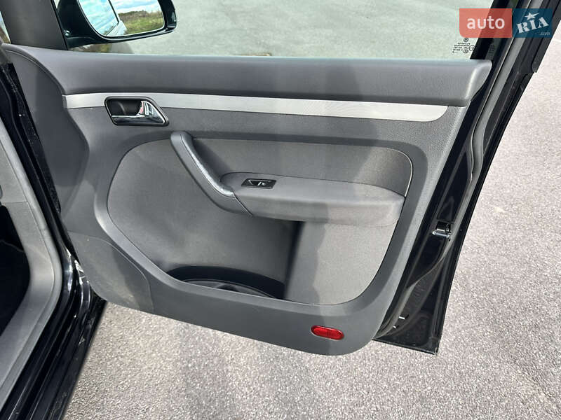 Минивэн Volkswagen Touran 2006 в Виннице фото 59 Минивэн Volkswagen Touran 2006 в Виннице