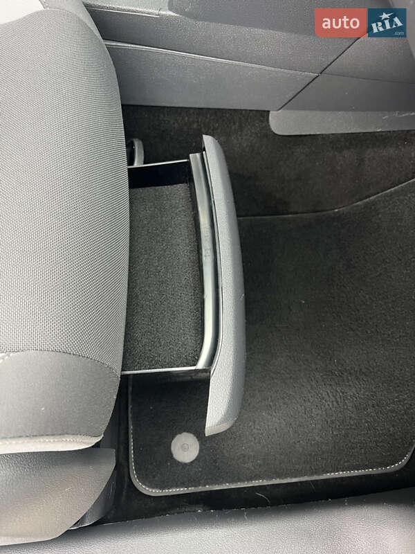 Мінівен Volkswagen Touran 2014 в Житомирі фото 99 Мінівен Volkswagen Touran 2014 в Житомирі