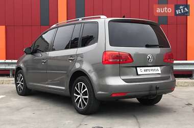 Минивэн Volkswagen Touran 2010 в 