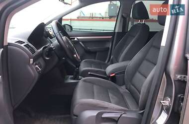 Минивэн Volkswagen Touran 2010 в 