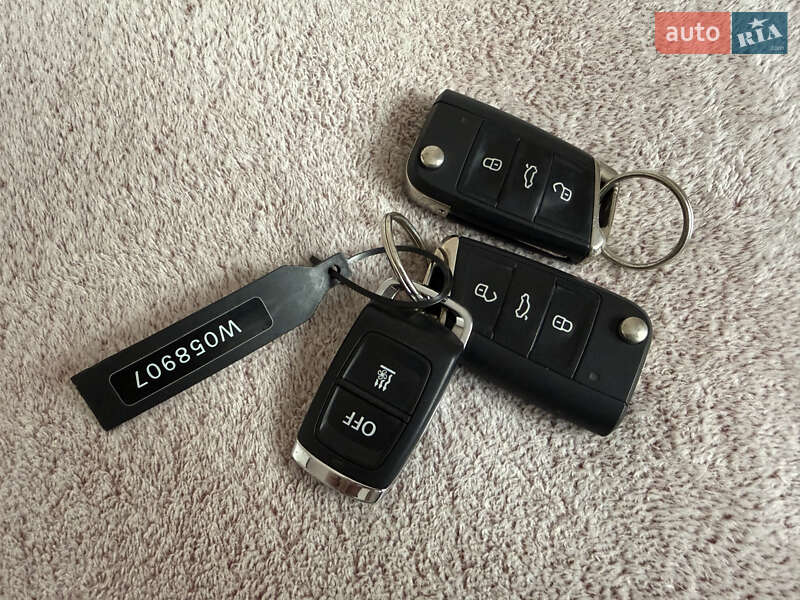 Микровэн Volkswagen Touran 2019 в Сокале