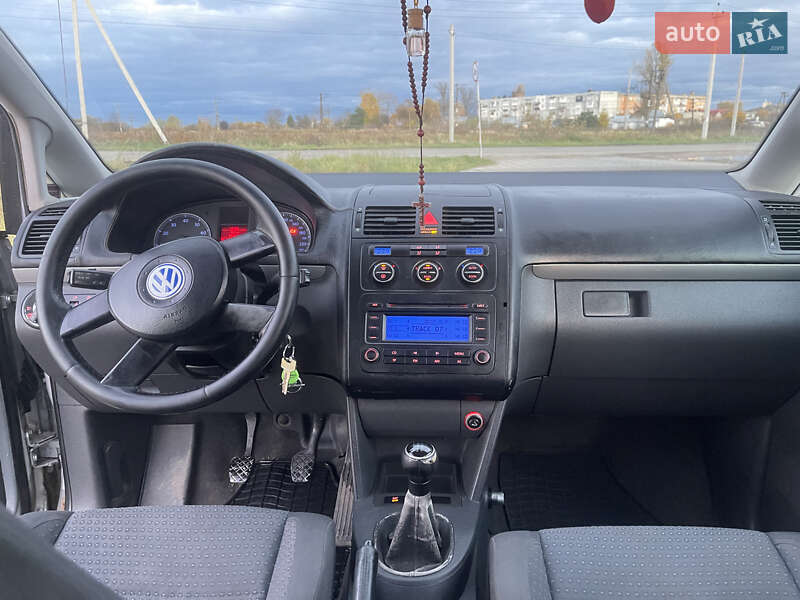 Минивэн Volkswagen Touran 2004 в Львове