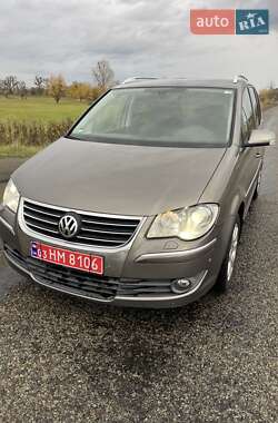 Мінівен Volkswagen Touran 2008 в Бородянці